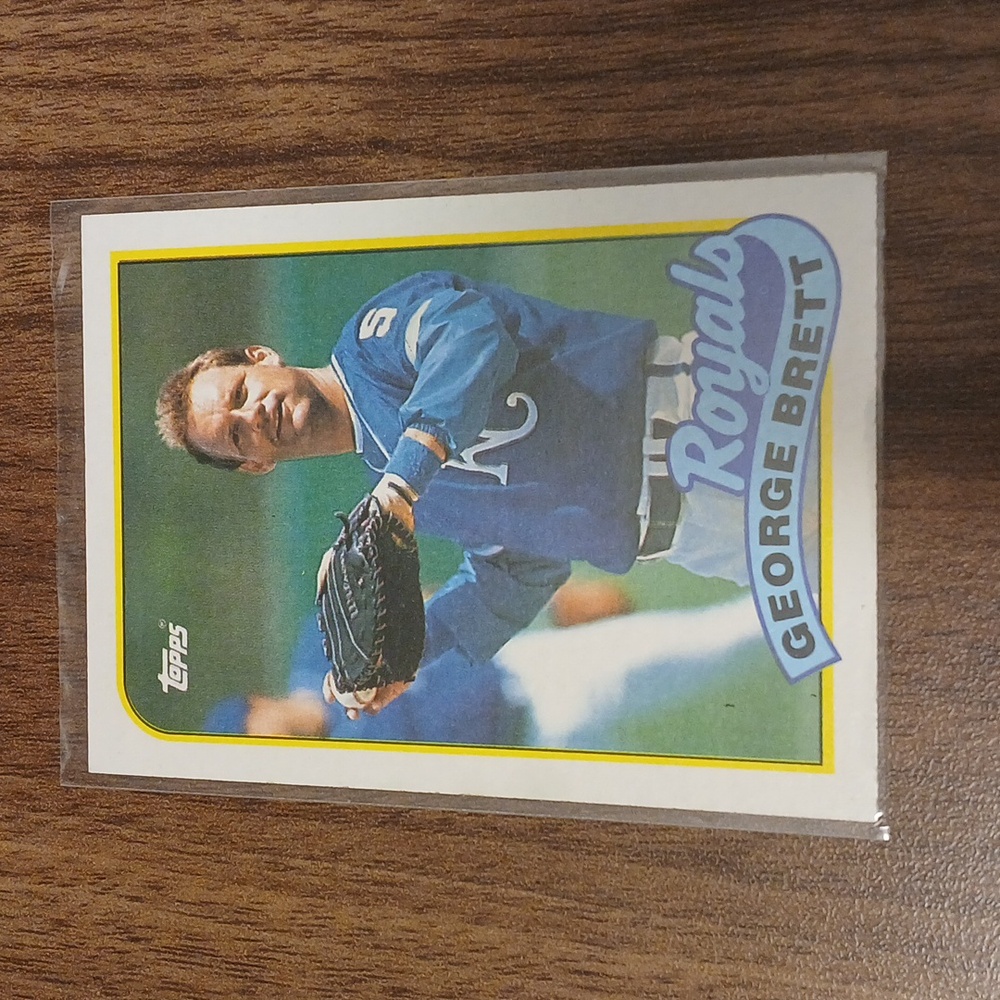 George Brett royals 2.5 in x 3.5 in blue white yellow black red baseball card